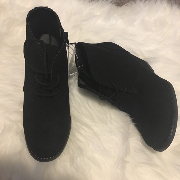 Universal Thread Ladies Boots - Picture 4 of 4